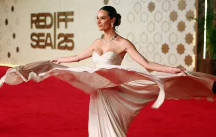 أليساندرا أمبروزيو Alessandra Ambrosio - (مصدر الصورة Tim P. WhitbyGetty Images for The Red Sea International Film Festival)