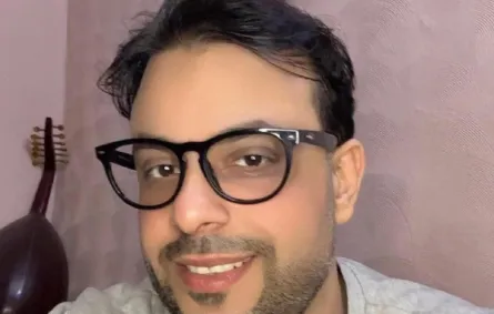 المطرب الراحل أحمد جمال 