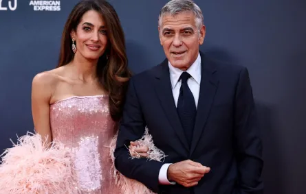 جورج George Clooney وزوجته أمل كلوني Amal Clooney في مهرجان لندن السينمائي الدولي 2025. مصدر الصورة: HENRY NICHOLLS / AFP