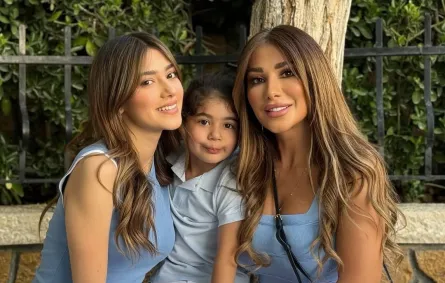 لمى الرهونجي مع ولديها يزن السيد وأصالة نصري- الصورة من حساب أصالة على إنستغرام