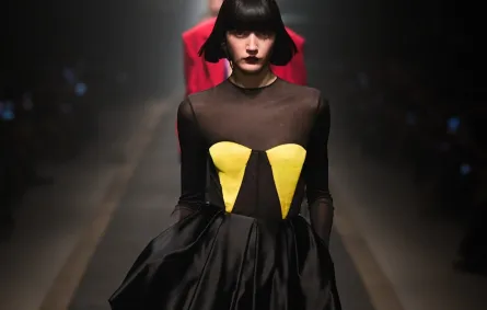 فستان من فيرساتشي Versace - الصورة من Launchmetrics/Spotlight ©