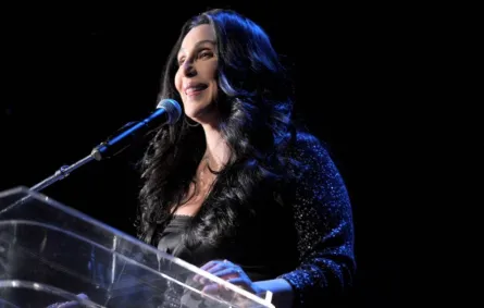 شير Cher في حفل ما قبل توزيع جوائز غرامي 2011. مصدر الصورة: Larry Busacca / GETTY IMAGES NORTH AMERICA / Getty Images via AFP