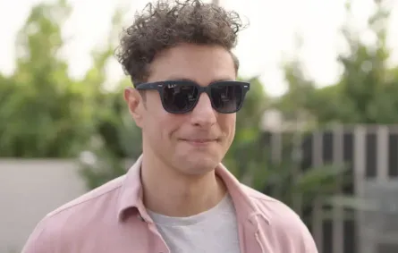 أحمد الفيشاوي يعود من أمريكا لاستقبال عزاء والدته سمية الألفي