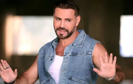 إيوان- الصورة من المركز الإعلامي للفنان