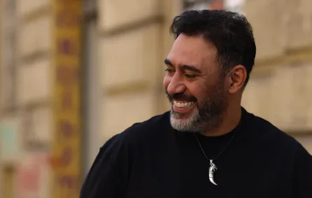 عمرو مصطفى - الصورة من صفحته الرسمية على الفيس بوك