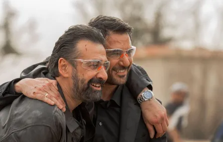 كريم عبد العزيز واحمد عز من كواليس فيلم Dogs‏ 7 - الصورة من صفحة المستشار تركي ال الشيخ على فيس بوك