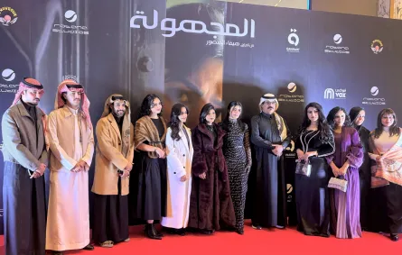 أبطال فيلم المجهولة- الصورة خاصة بسيدتي من تصوير زكية البلوشي