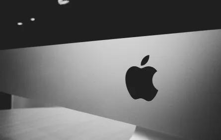 شعار آبل - الصورة من pexels by armandvalendez