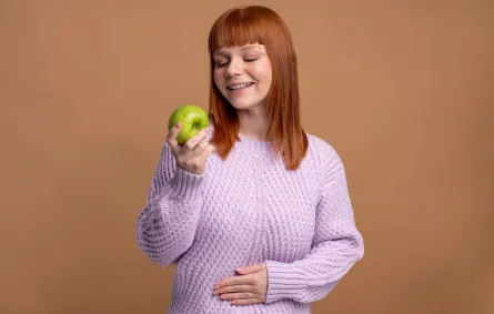 صورة لحامل تحب التفاح