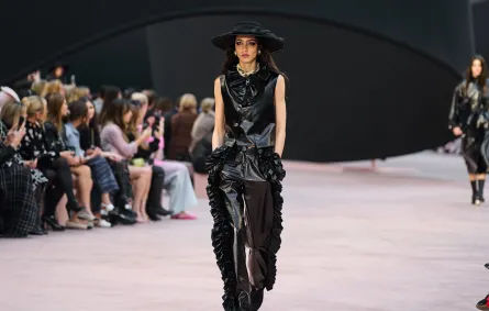 بدلة من شانيل Chanel- الصورة من Launchmetrics/Spotlight ©