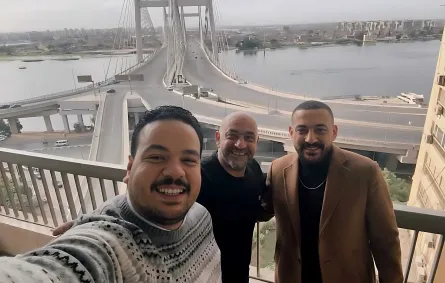 مصطفى غريب ودياب والمخرج إسلام خيري - الصورة من ستوري حساب المخرج إسلام خيري