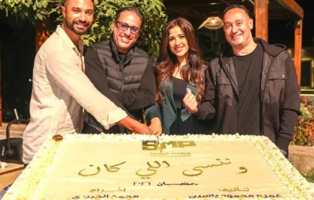 ياسمين عبد العزيز مع فريق عمل وننسى اللي كان- الصورة من حسابها على إنستغرام