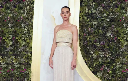 كاتي بيري Kate Perry- الصورة من العلاقات العامة للمصممة