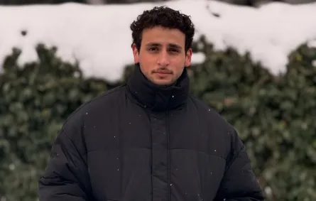 ورد عجيب- الصورة من صفحته على إنستغرام