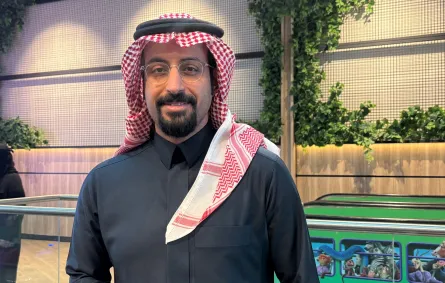 خالد صقر- الصورة خاصة بسيدتي من تصوير زكية البلوشي