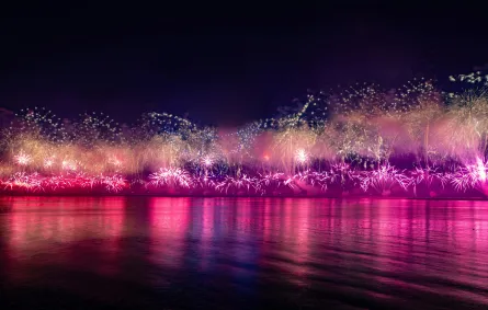 عروض الألعاب النارية - الصورة من pexels by marjan