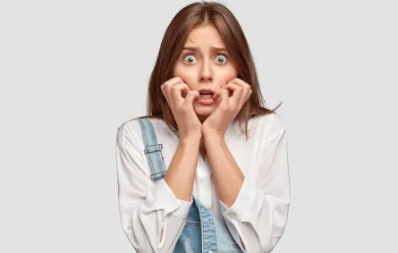 تفسير حلم الخوف في المنام- مصدر الصورة: Freepik by wayhomestudio