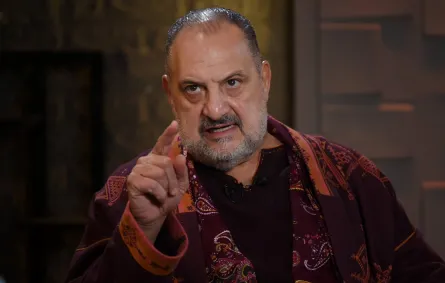 خالد الصاوي من كواليس البرنامج - الصورة من الصفحة الرسمية للبرنامج على الفيس بوك