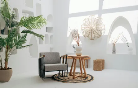 منطقة معيشة مودرن مزيّنة بالأكسسوارات