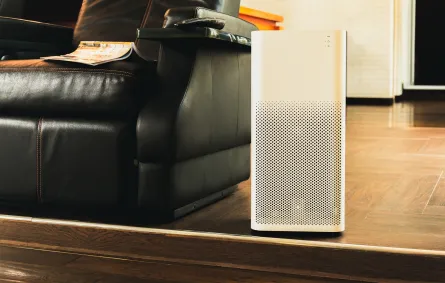 جهاز تنقية هواء كهربائي في المنزل