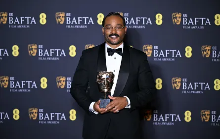 رايان كوغلر Ryan Coogler من حفل البافتا 2026 - مصدر الصورة: JUSTIN TALLIS / AFP