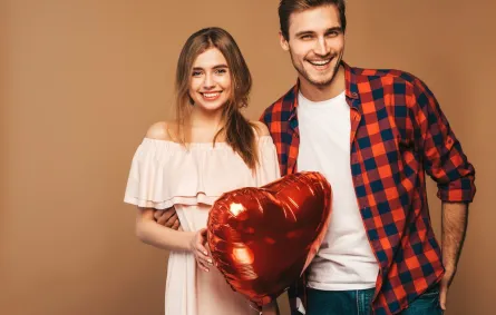 الاحتفال بيوم الحب مع الزوج- مصدر الصورة freepik