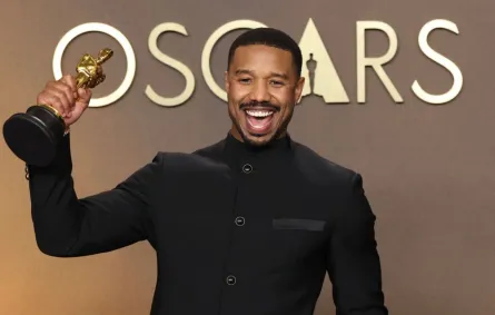 مايكل بي جوردان Michael B. Jordan في حفل توزيع جوائز أوسكار 2026. مصدر الصورة: VALERIE MACON / AFP