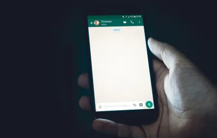 تطبيق الواتساب