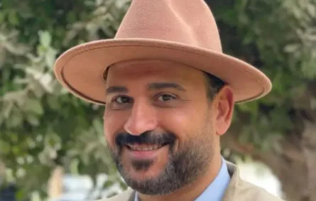 أكرم حسني - الصورة من صفحته الرسمية على إنستغرام