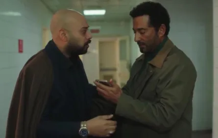 عمرو سعد وحاتم صلاح في مسلسل إفراج - الصورة من شاشة عرض المسلسل