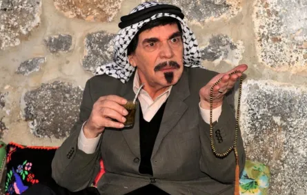 ياسر العظمة بكواليس مسلسل مرايا -الصورة من حسابه على الانستغرام