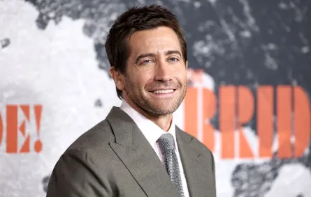 جيك جيلنهال Jake Gyllenhaal (Photo by Jamie McCarthy / GETTY IMAGES NORTH AMERICA / Getty Images via AFP)