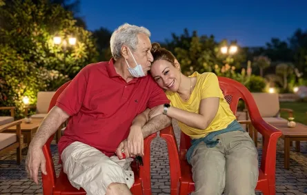 منة شلبي ووالدها الراحل - الصورة من حساب فيفي عبده على انستغرام