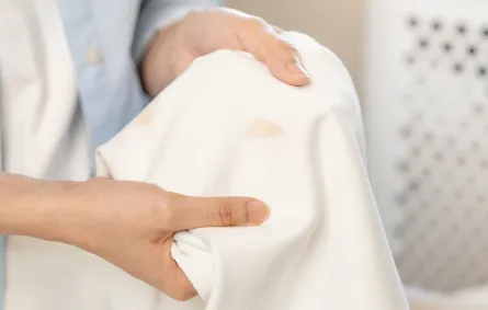 قطعة ملابس مبقعة