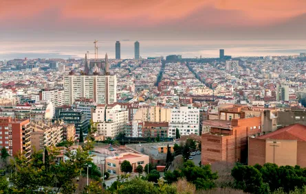 برشلونة كما تبدو وقت المغيب