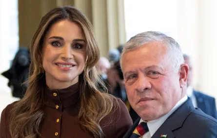 الملكة رانيا والملك عبد الله الثاني في لندن، إنجلترا (Queen Rania and King Abdullah II in London, England). مصدر الصورة: Mark Cuthbert/UK Press via Getty Images