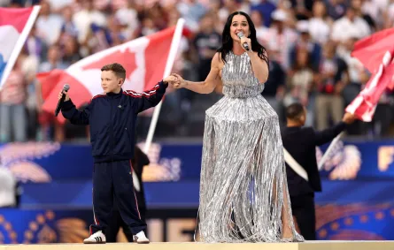 كاتي بيري Katy Perry في حفل افتتاح كأس العالم لكرة القدم 2026 بمدينة لوس أنجلوس الأمريكية -مصدر الصورة: Richard Heathcote/Getty Images/AFP