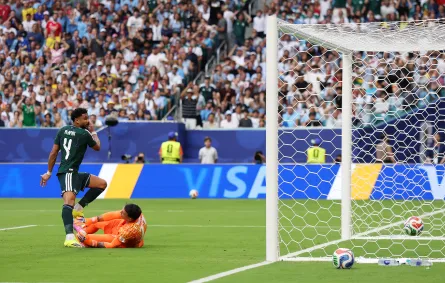 هدف سعودي في الشباك يهدي نقطة البداية والانطلاق في كأس العالم 2026 (مصدر الصورة: Photo by LARS BARON / GETTY IMAGES NORTH AMERICA / GETTY IMAGES VIA AFP)