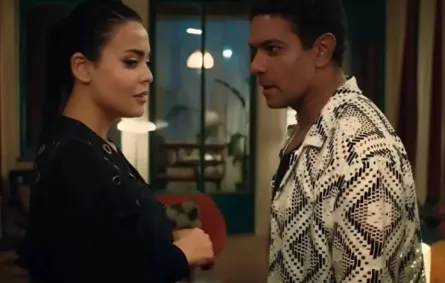 آسر ياسين وأسماء جلال من فيلم إن غاب القط - الصورة من الشركة المنتجة للفيلم