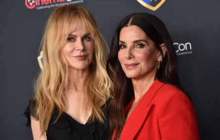 نيكول كيدمان Nicole Kidman وساندرا بولوك Sandra Bullock - Photo by Chris Delmas / AFP
