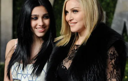 مادونا وابنتها لوردس ليون في ويست هوليود، كاليفورنيا ( Madonna and daughter Lourdes Leon in West Hollywood, California). مصدر الصورة: Jon Kopaloff/FilmMagic
