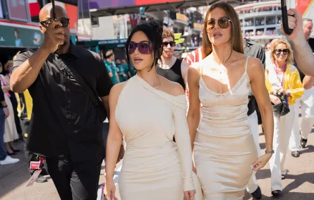 كيم وكلوي كارداشيان في "غراند بري فورمولا 1" F1 Grand Prix of Monaco- (مصدر الصورة Arnold Jerocki/FilmMagic)