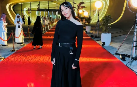 سارة طيبة- الصورة خاصة بسيدتي من تصوير زكية البلوشي