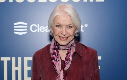 إيلين بورستين في مدينة نيويورك (Ellen Burstyn in New York City) - مصدر الصورة:  Dia Dipasupil / GETTY IMAGES NORTH AMERICA / Getty Images via AFP