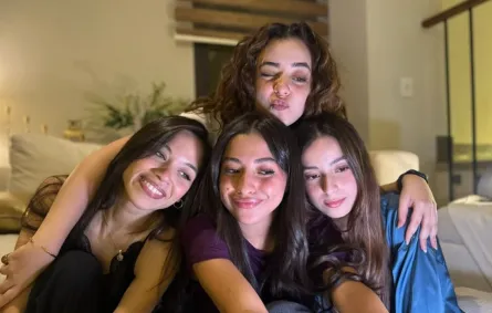 بطلات مسلسل أندر إيدج- الصورة من حساب جايدا منصور على إنستغرام