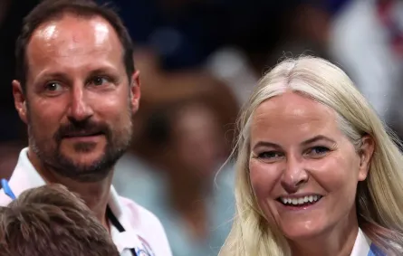 الأمير هاكون Crown Prince Haakon والأميرة ميت ماريت Crown Princess Mette-Marit في دورة الألعاب الأوليمبية بفرنسا 2024. مصدر الصورة: SAMEER AL-DOUMY / AFP
