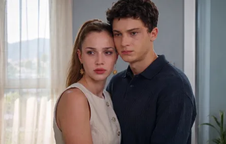 المسلسل التركي ما زلت في السابعة عشر- الصورة سكرين شوت من الحلقة 9