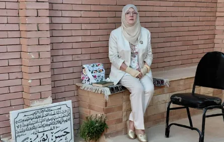 شمس البارودي أمام قبر زوجها حسن يوسف