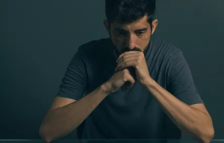 تفسير حلم البكاء بحرقة للمتزوج في المنام 