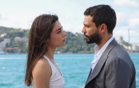 المسلسل التركي حب محتمل (Muhtemel Aşk) - الصورة سكرين شوت من الحلقة التاسعة